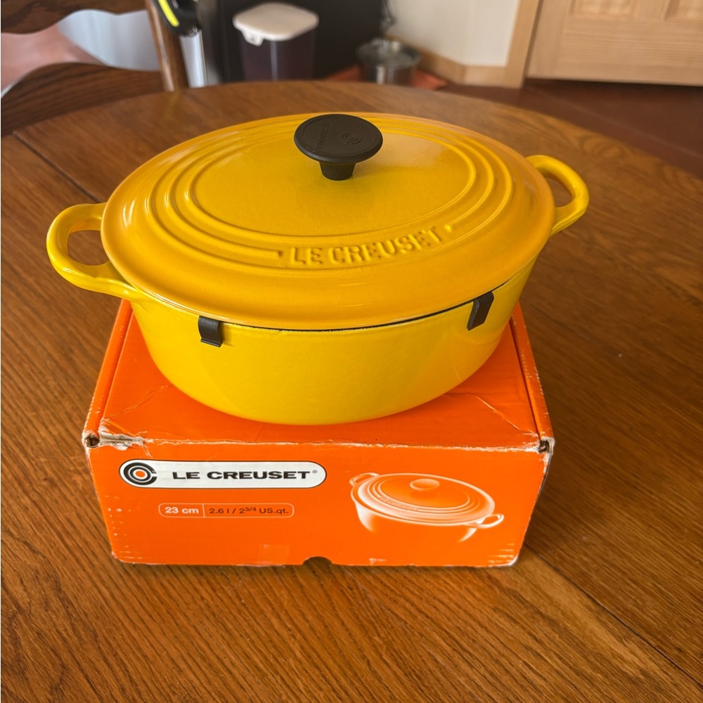 Le Creuset Sunny Yellow Oval Dutch Oven
